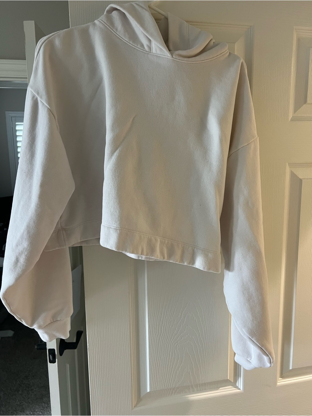 ALO Cropped Women's Hooded Sweatshirt in Ivory